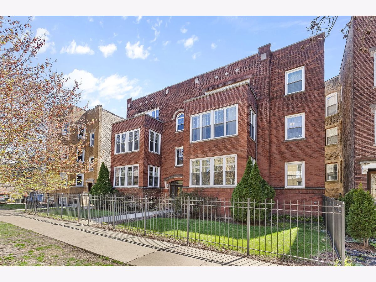 Homes & Condominiums Rented Ravenswood Manor Chicago Illinois, 2619 Leland