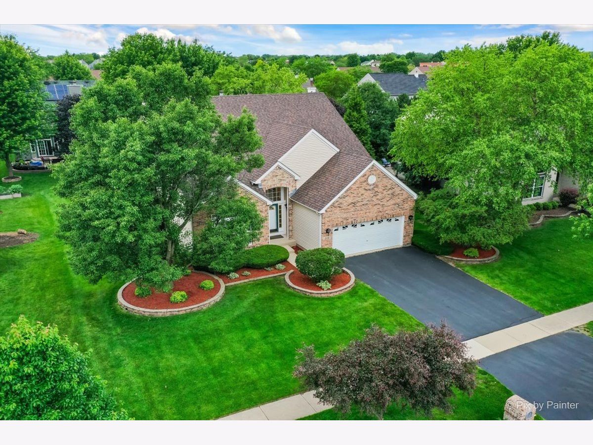 Homes Sold Westridge Bartlett Illinois, 216 Burton