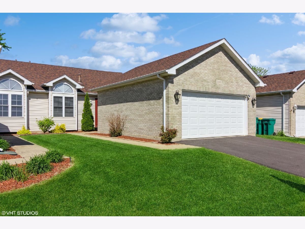 Condos & Townhomes Sold River Glen Joliet Illinois, 1303 Oleary