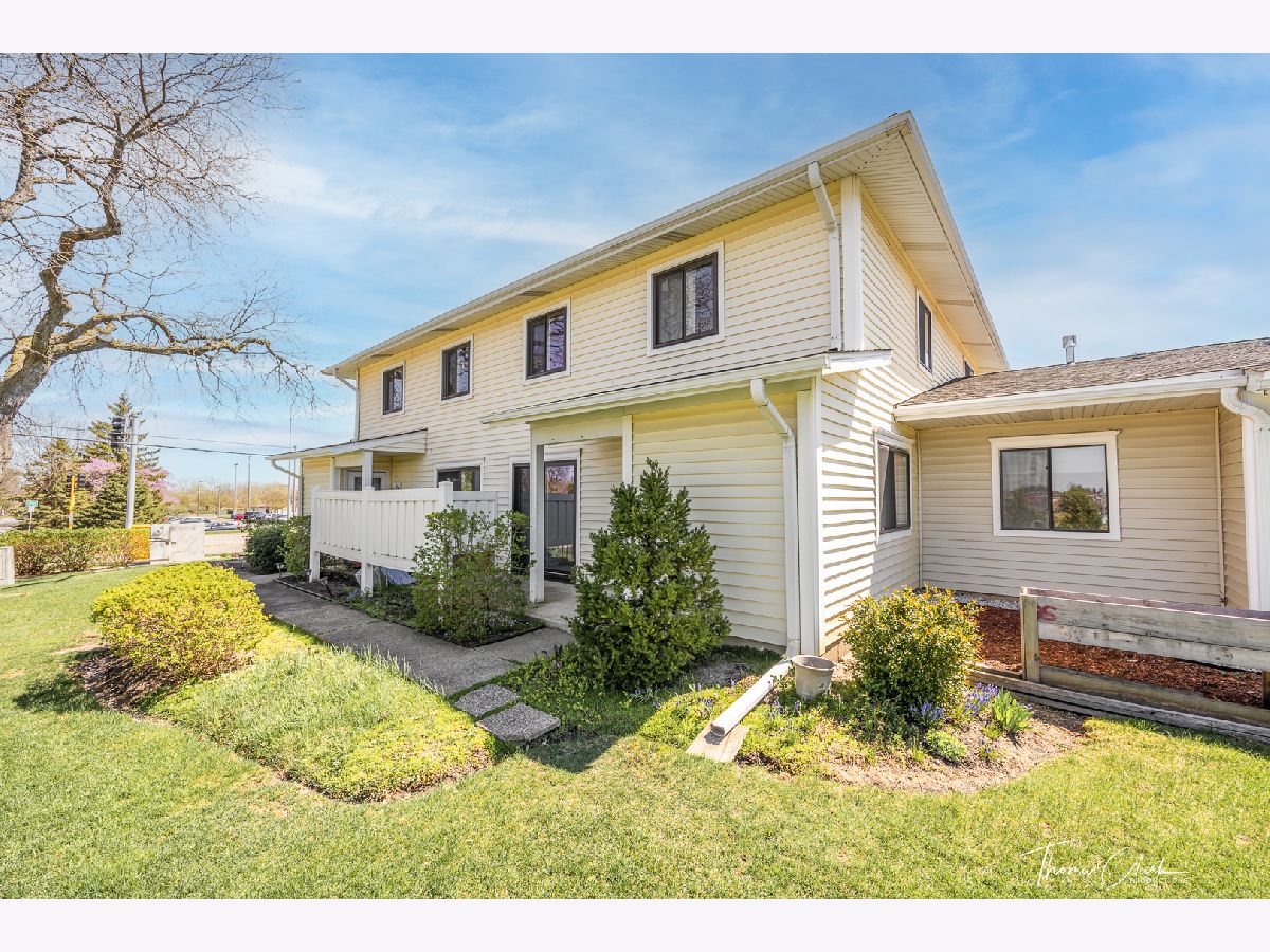 Townhomes & Condos Rented Dunbar Lakes Schaumburg Illinois, 756 Edgelake
