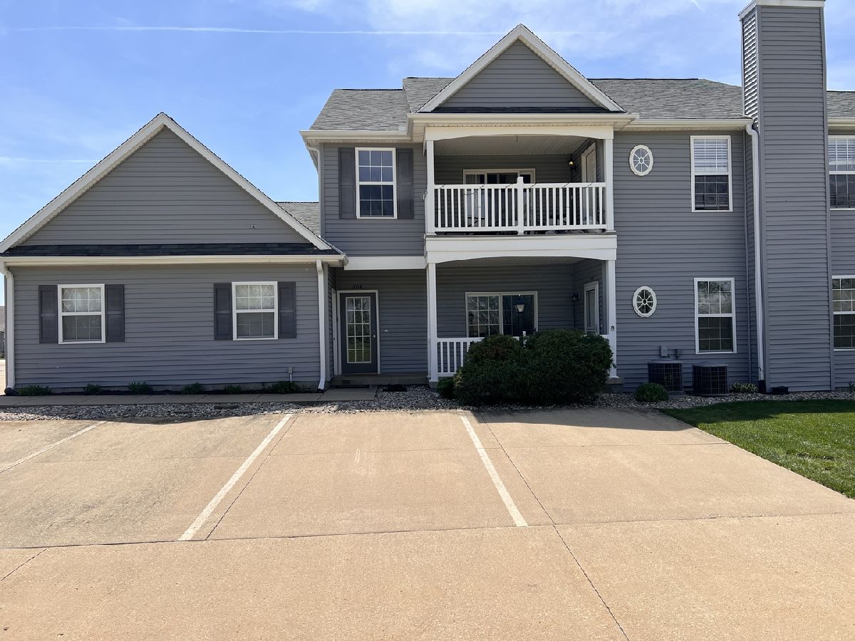 Condos & Townhomes & Homes Sold Water's Edge Urbana Illinois, 3038 Stillwater Landing