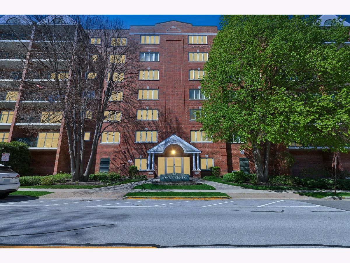 Condominiums Sold Towne Centre Des Plaines Illinois, 1600 Thacker