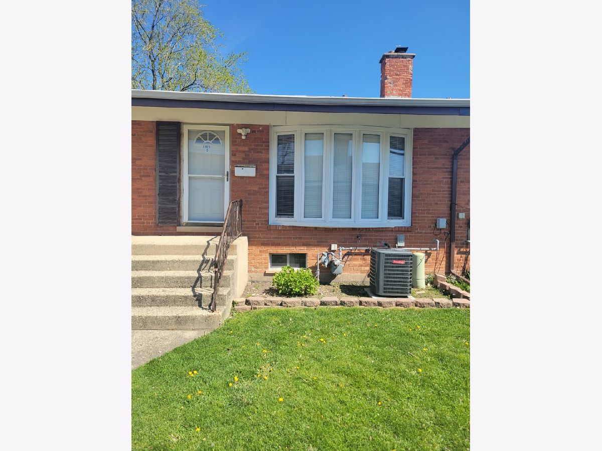 Townhomes Sold Colonial Ridge Des Plaines Illinois, 8928 Robin