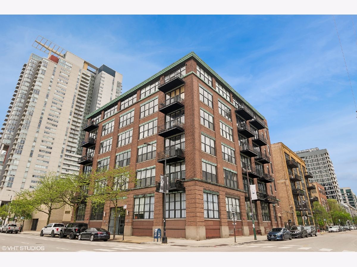 Condominiums Sold Washington Boulevard Lofts Chicago Illinois, 817 Washington