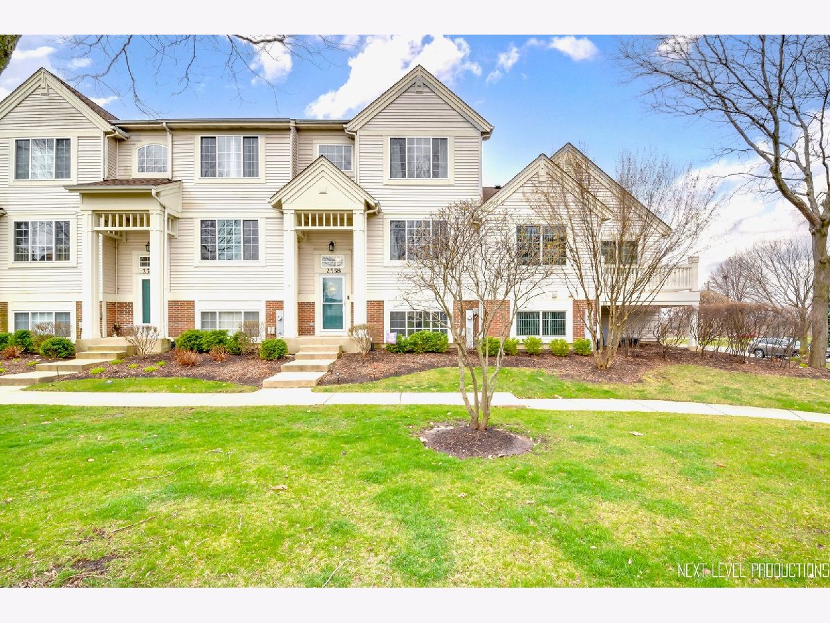 Homes & Townhomes & Condos Sold Mulberry Grove Elgin Illinois, 2558 Hatfield