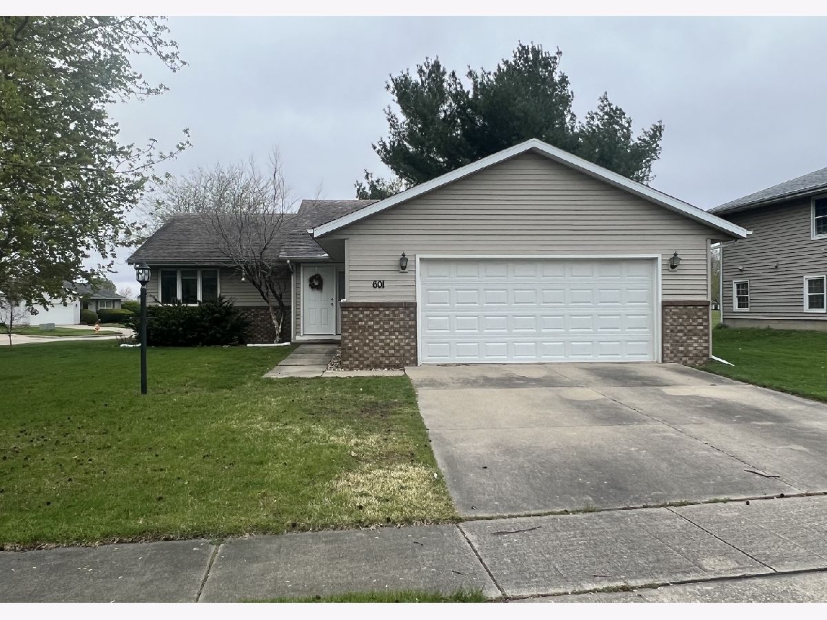Homes & Condos & Townhomes Sold Westlake Champaign Illinois, 601 Bellerieve