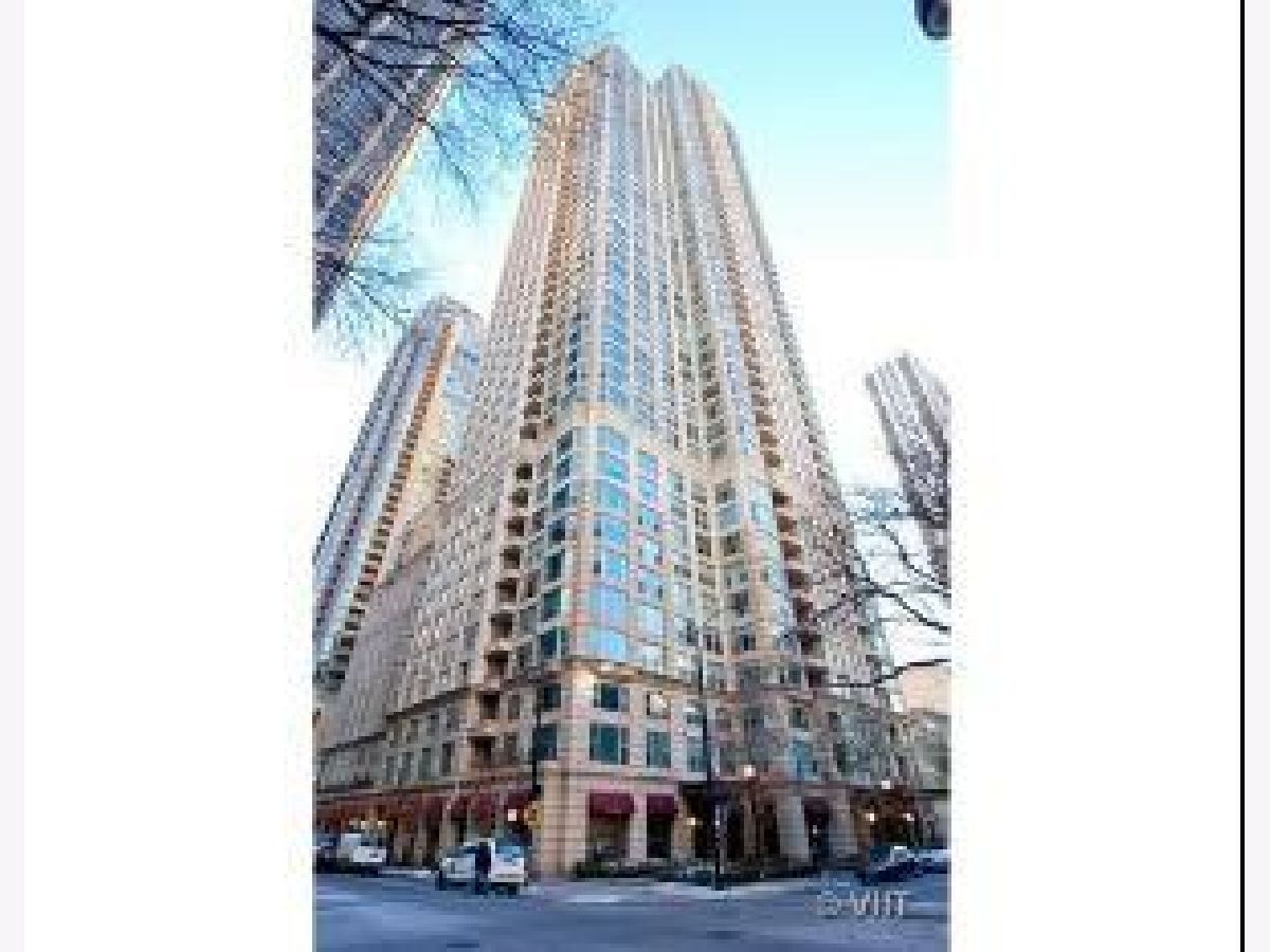 Condos & Townhomes Rented Fordham Chicago Illinois, 25 Superior