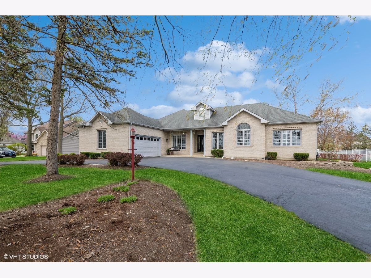 Homes Sold Whispering Pines Wauconda Illinois, 1060 Wauconda