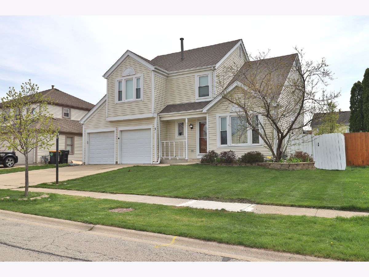 Homes & Condos & Townhomes Sold Oak Knolls Streamwood Illinois, 31 Fillmore