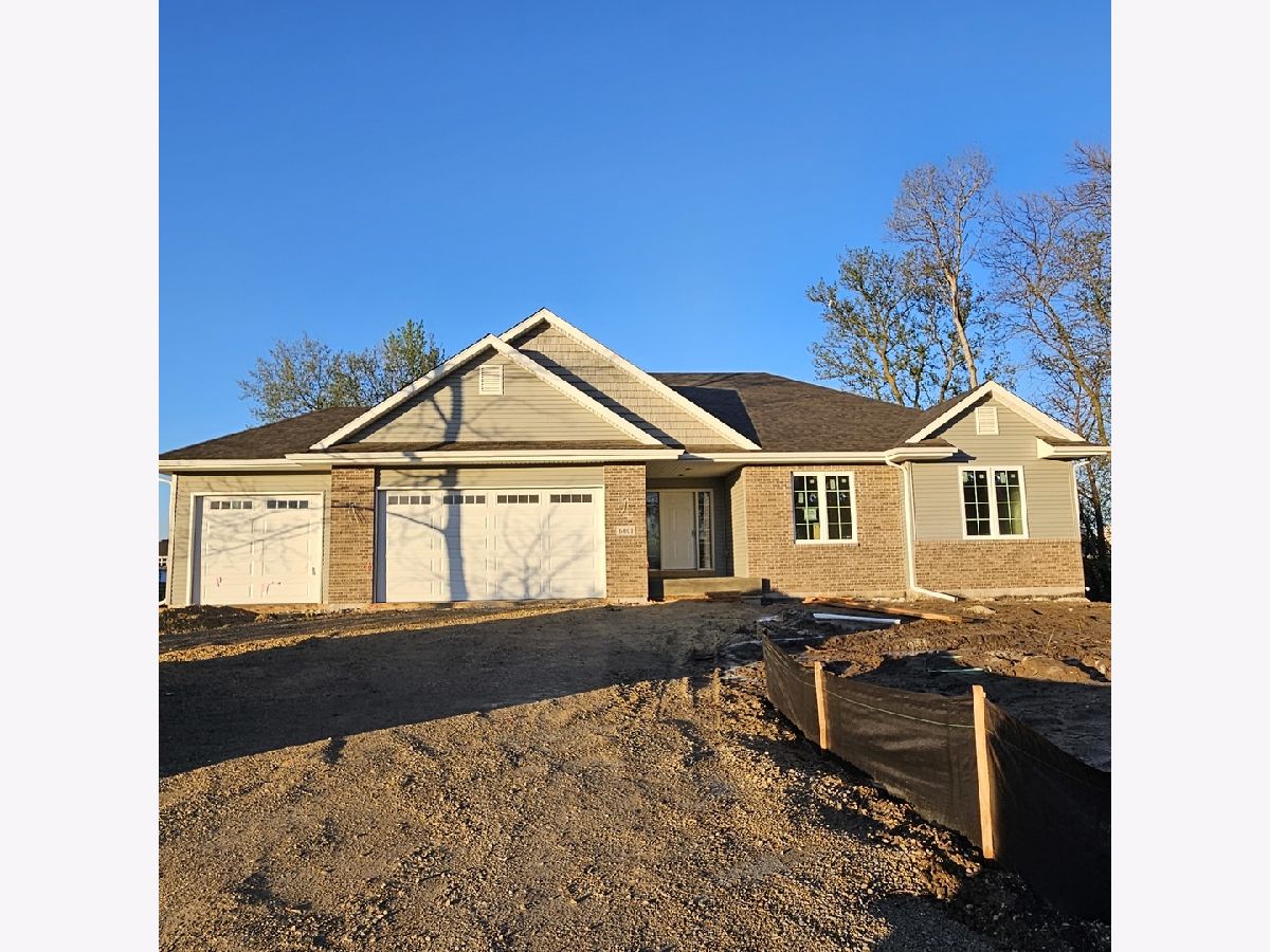  Sold Caledonia Illinois, 6001 Squirrel Run