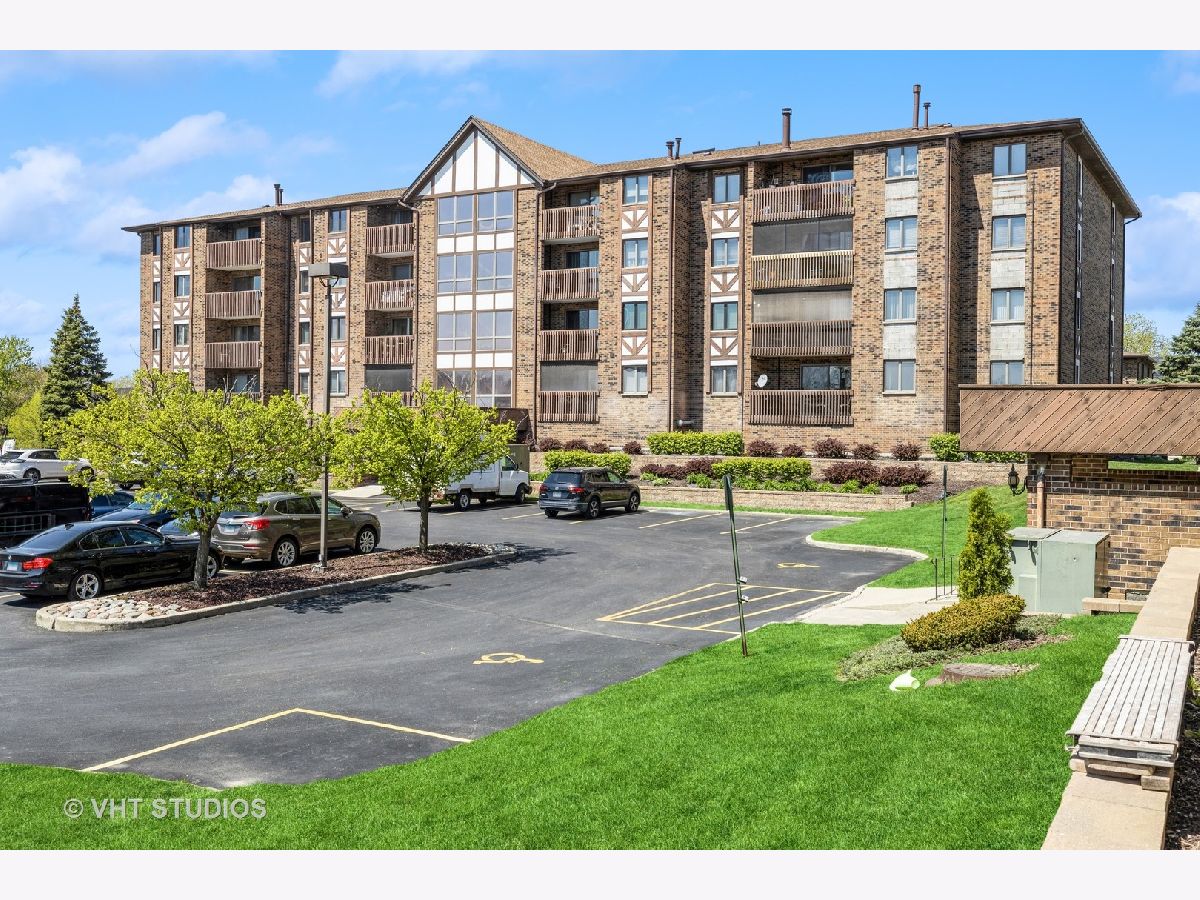 Condominiums Sold Lawncastle Cove Oak Lawn Illinois, 10420 Circle