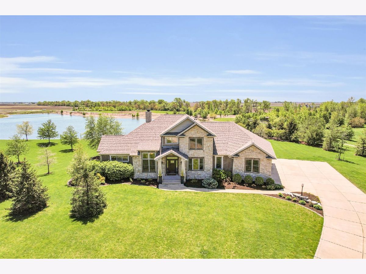 Homes & Condominiums Sold Conway Farms Mahomet Illinois, 1319 Cross Creek