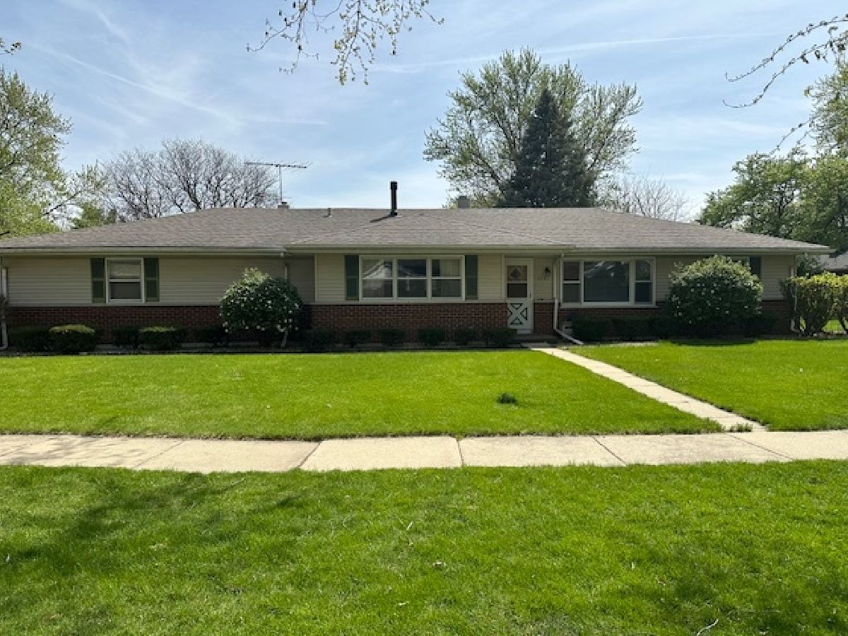 Homes & Condos & Townhomes Rented Country Squire Aurora Illinois, 1181 Squire