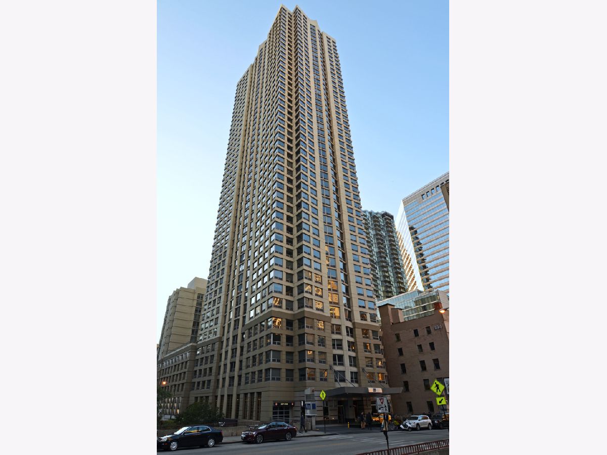 Condominiums Rented Plaza 440 Private Residences Chicago Illinois, 440 Wabash
