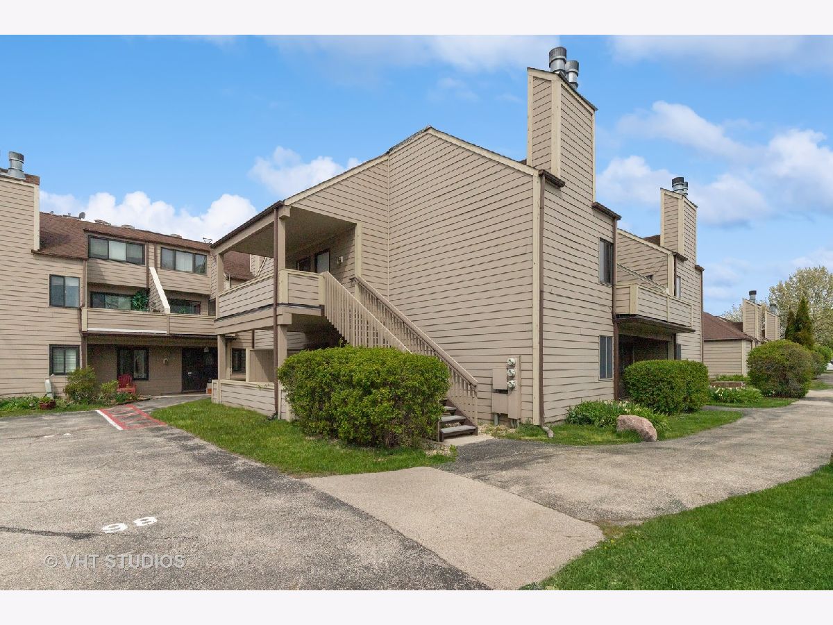 Condos & Townhomes Sold Strawberry Condos North Chicago Illinois, 2920 Frontenac