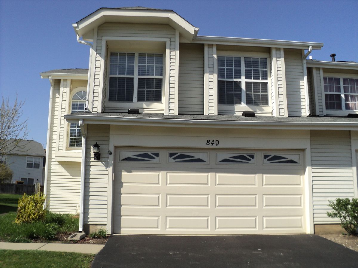 Townhomes & Homes Rented Weathersfield North Schaumburg Illinois, 849 Dracut