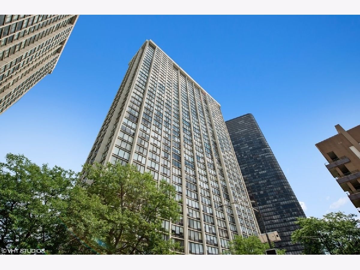 Condominiums Rented Edgewater Plaza Chicago Illinois, 5445 Sheridan