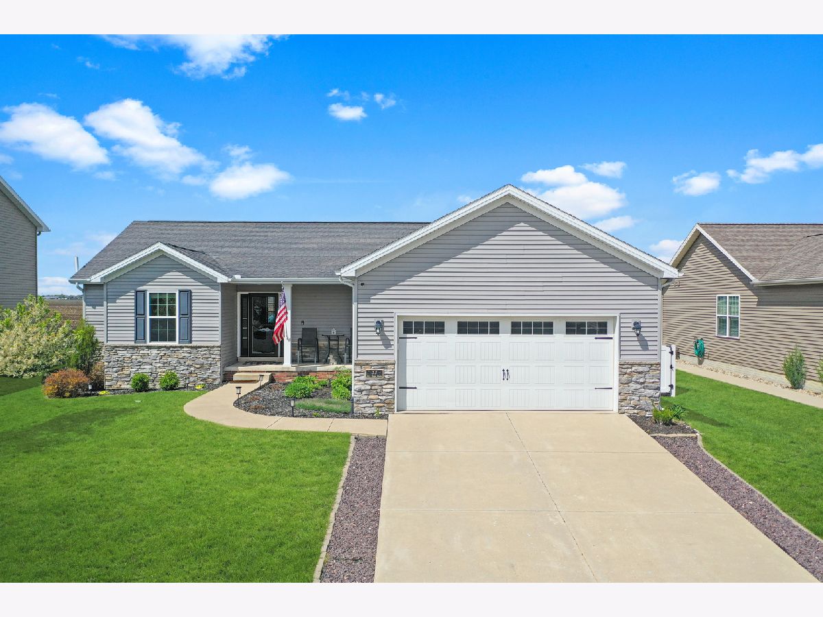 Homes & Condos & Townhomes Sold Harvest Pointe Bloomington Illinois, 53 Dry Sage