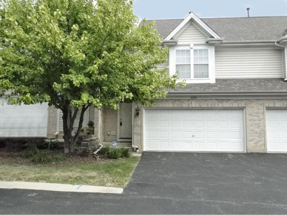 Townhomes Rented Newhaven Cary Illinois, 1058 Danbury