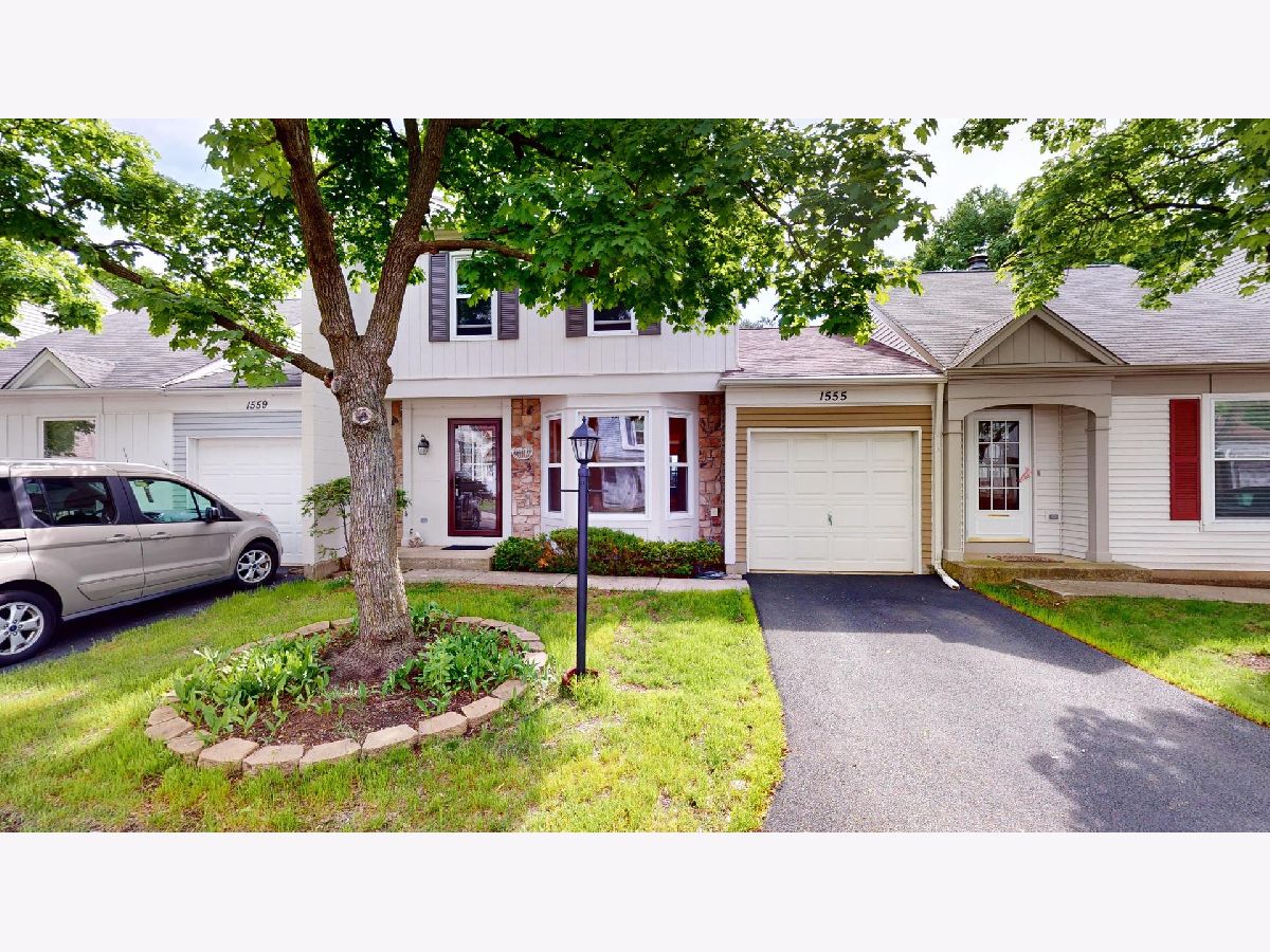 Townhomes Sold Cherrybrook Village Palatine Illinois, 1555 Gatewood