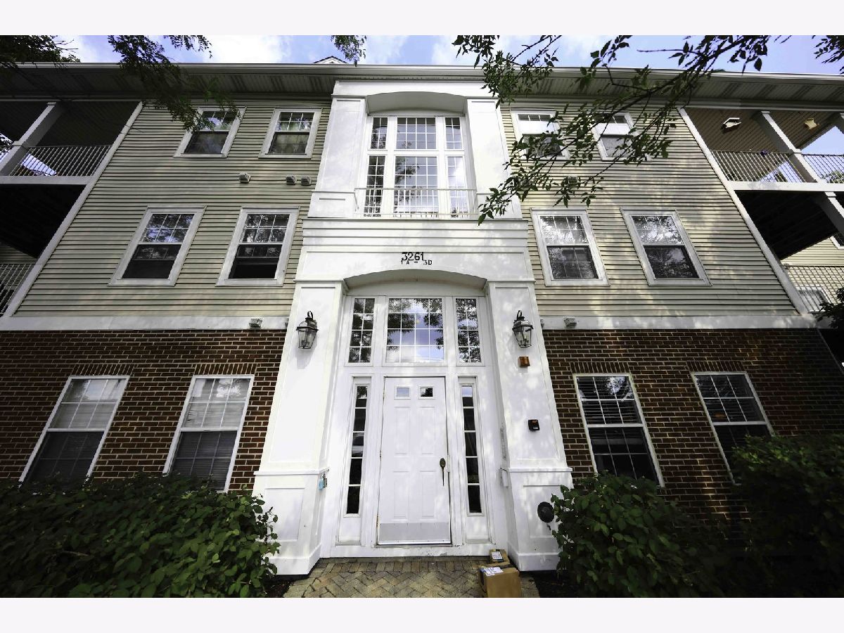 Condominiums Sold Stratford Court Lake Bluff Illinois, 3261 Stratford