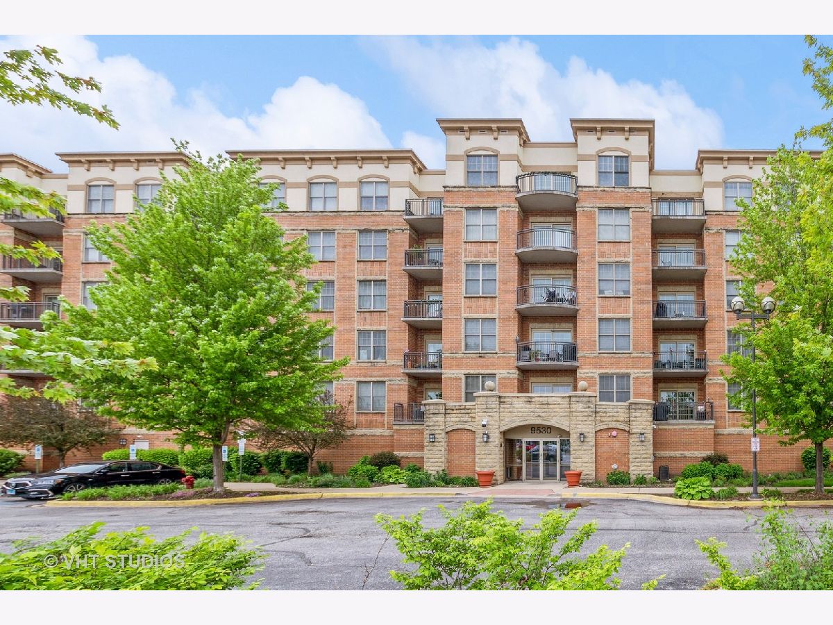 Condominiums Rented Prairie Town Center Oak Lawn Illinois, 9530 Cook