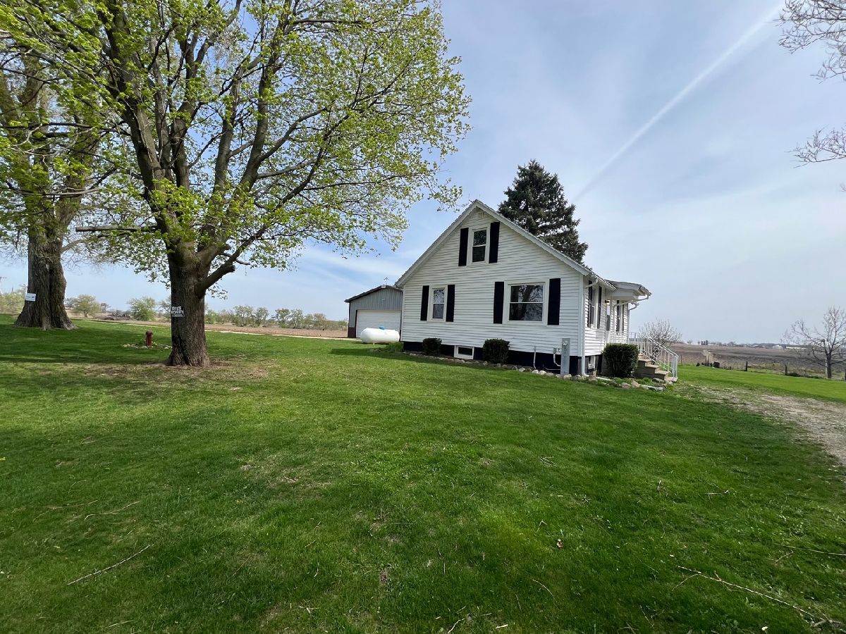  Rented Capron Illinois, 7375 Coon Trail