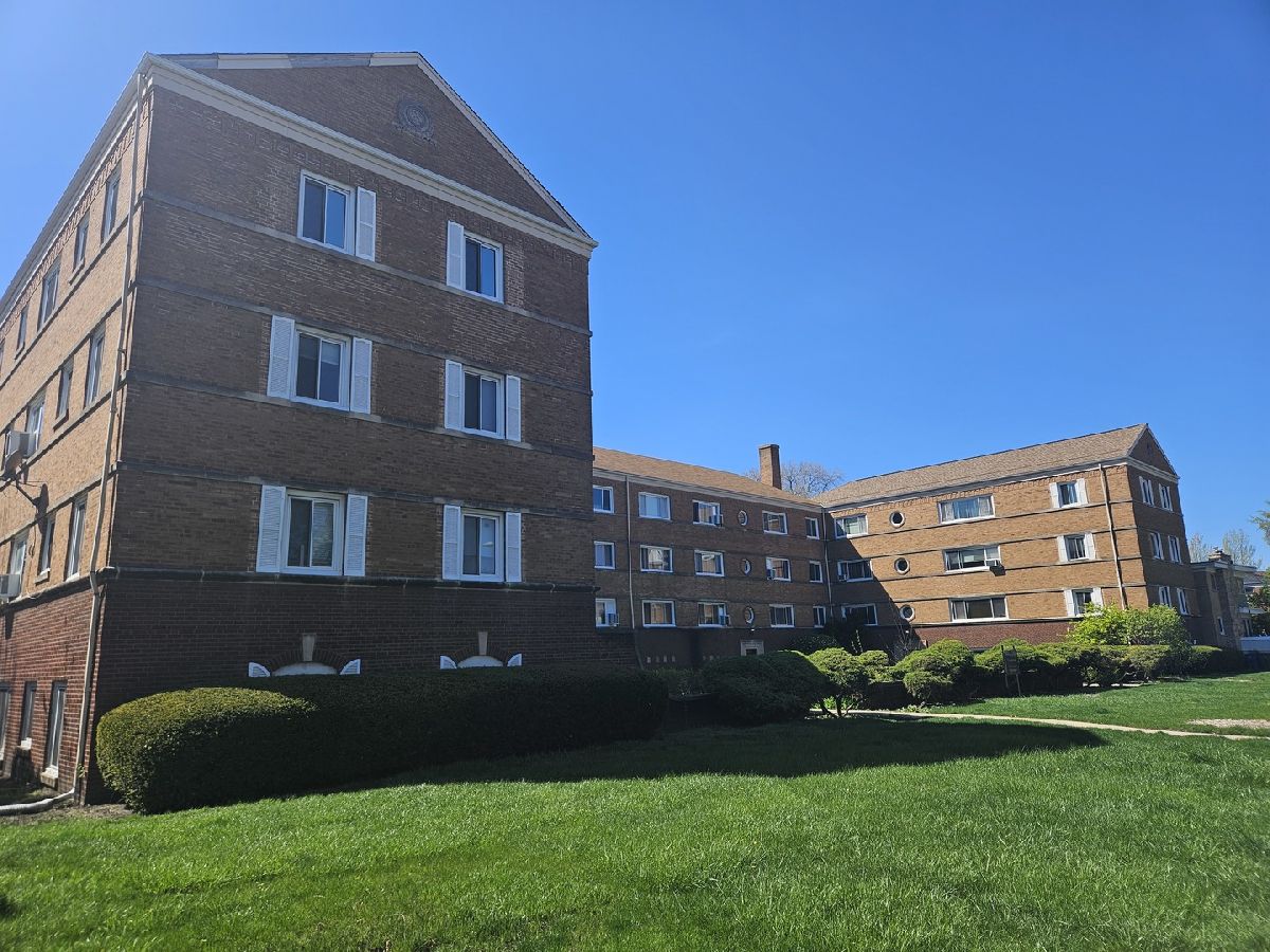 Condos & Townhomes Sold Arlington House River Forest Illinois, 1114 Harlem