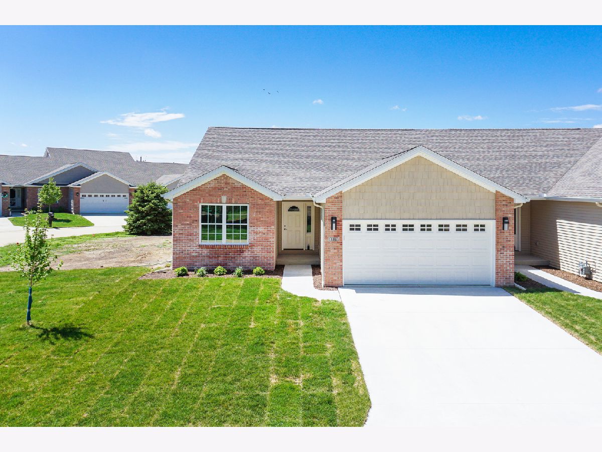 Condos & Townhomes & Homes Sold Prairie Gardens Normal Illinois, 231 Cassidy