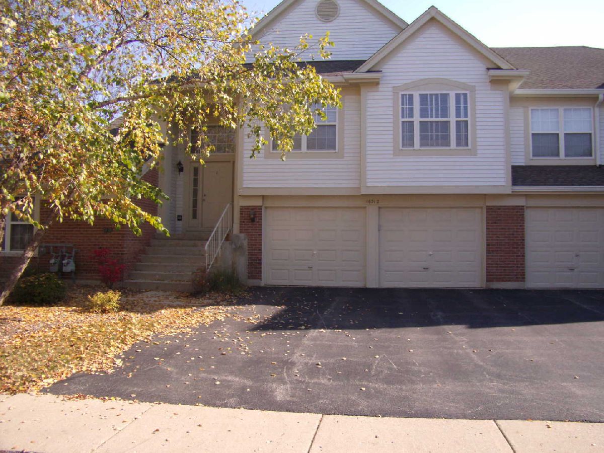Townhomes & Condos & Homes Rented Fairfax Commons Bartlett Illinois, 1651 Colfax