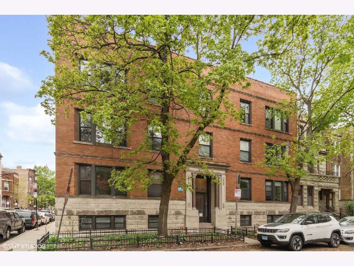 Condominiums & Homes Sold Lincoln Park Place Chicago Illinois, 605 Arlington