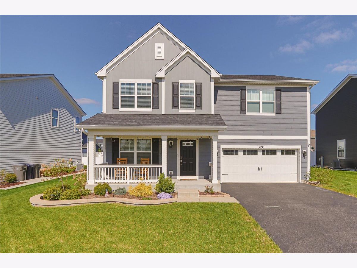 Homes Sold West Point Gardens South Elgin Illinois, 320 Longview