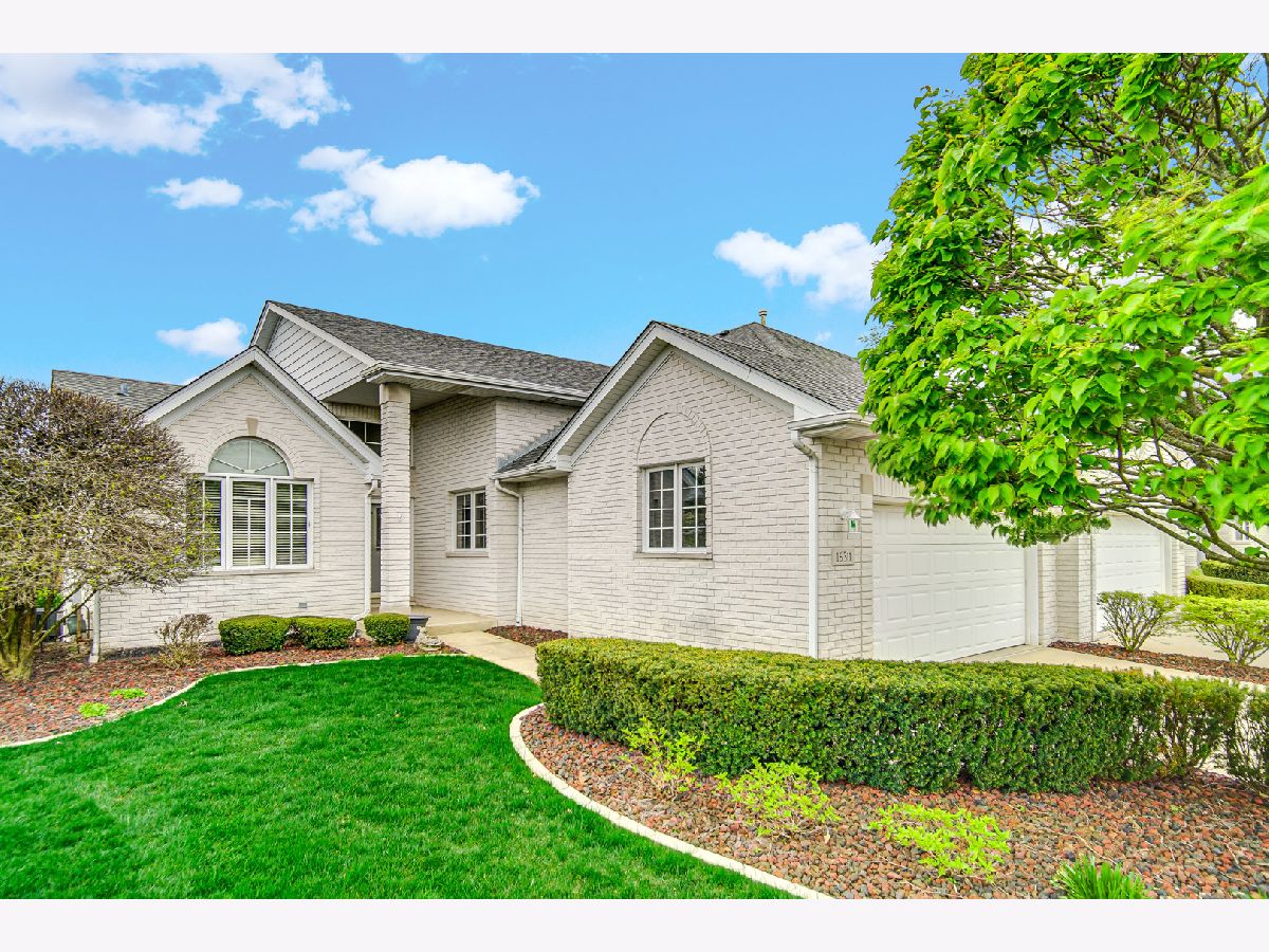 Townhomes Sold Hummingbird Hill Orland Park Illinois, 16311 Chickadee