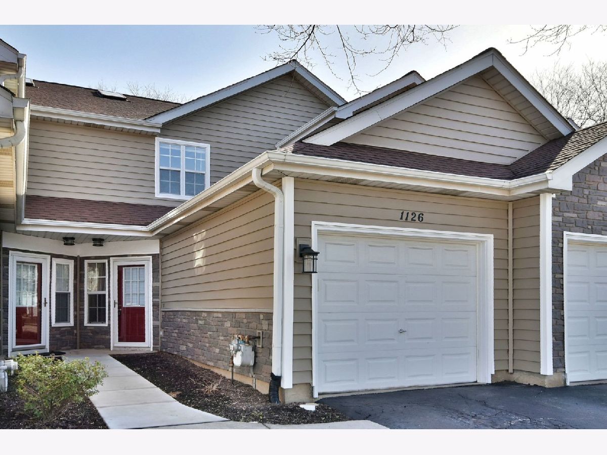 Townhomes & Condos Rented Wellington Court Schaumburg Illinois, 1126 Regency