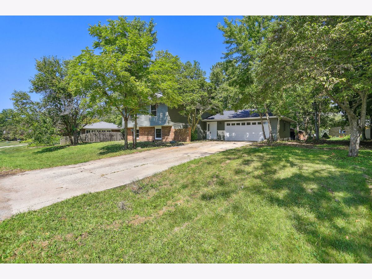 Homes Sold Rolling Acres Champaign Illinois, 2706 Berniece