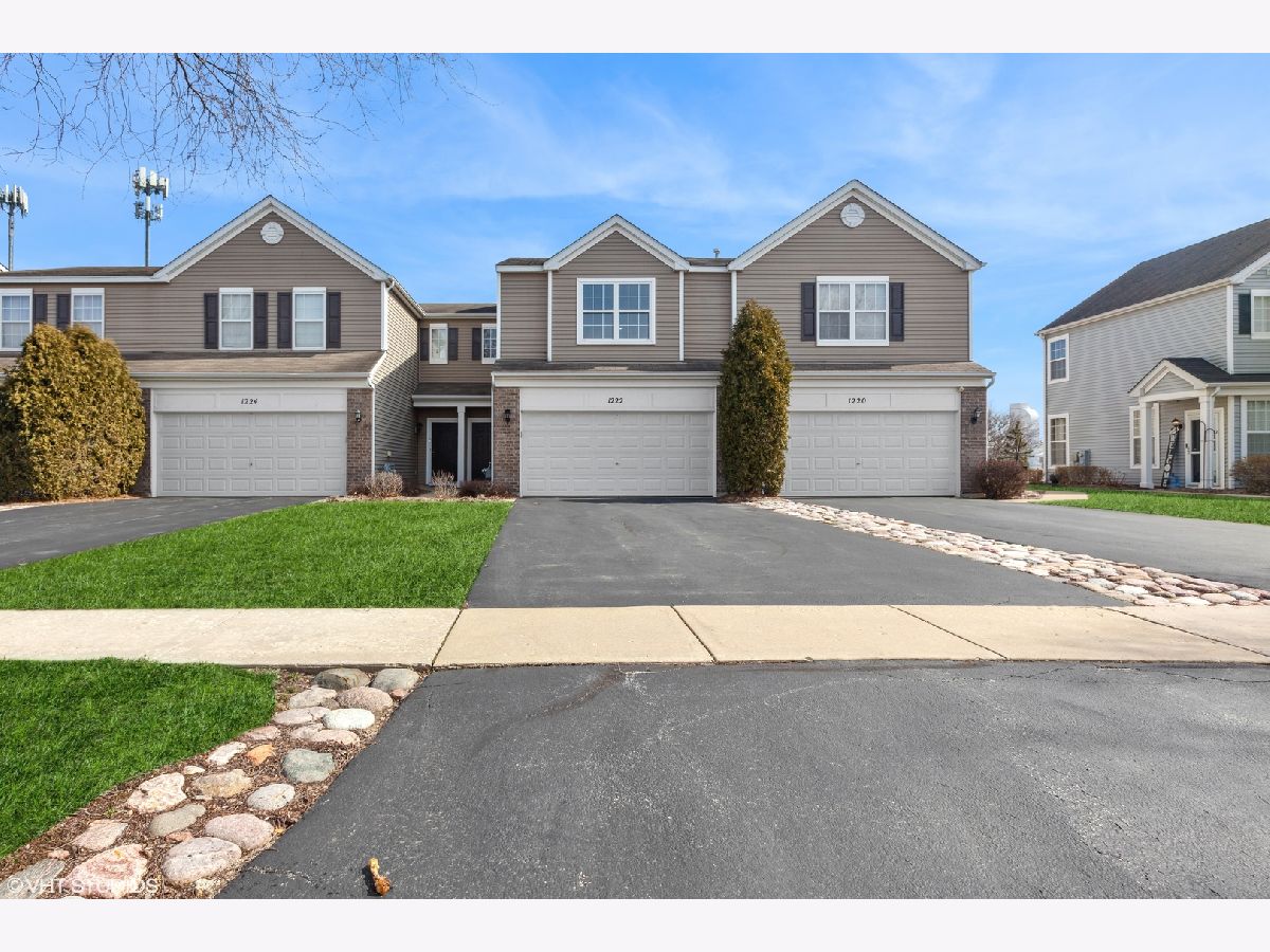 Townhomes & Condos & Homes Rented Hampton Glen Plainfield Illinois, 1222 Courtland