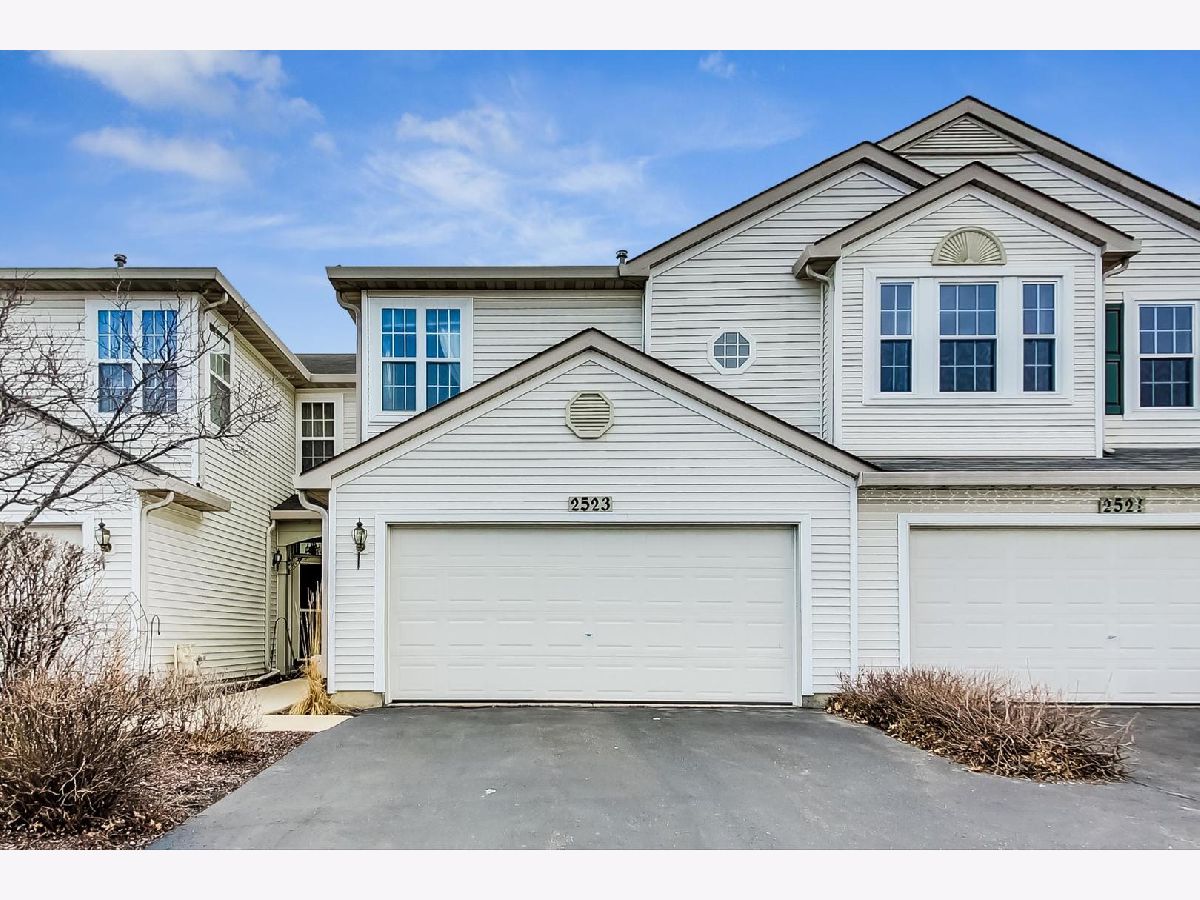 Townhomes & Condos Sold Reflections Aurora Illinois, 2523 Looking Glass