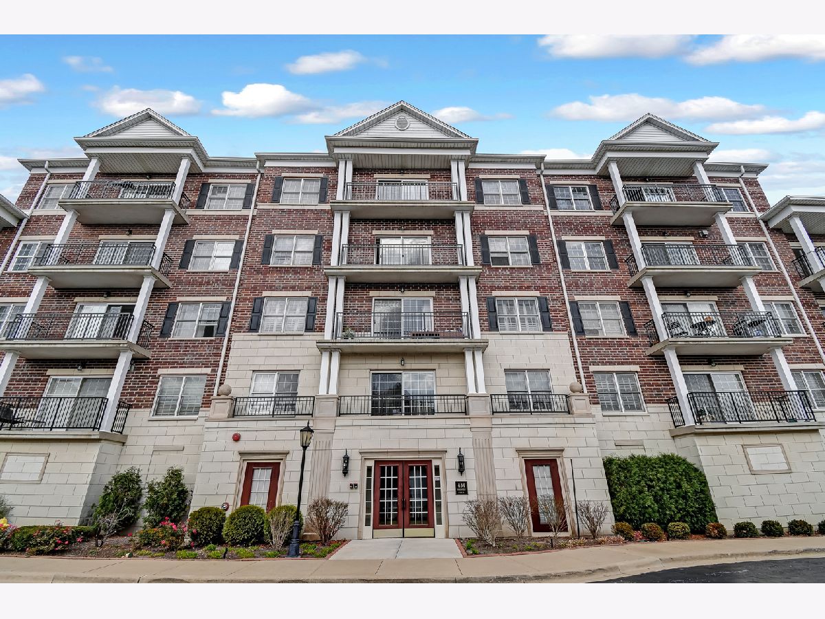 Condominiums Rented Park Avenue Station Clarendon Hills Illinois, 434 Mcdaniels