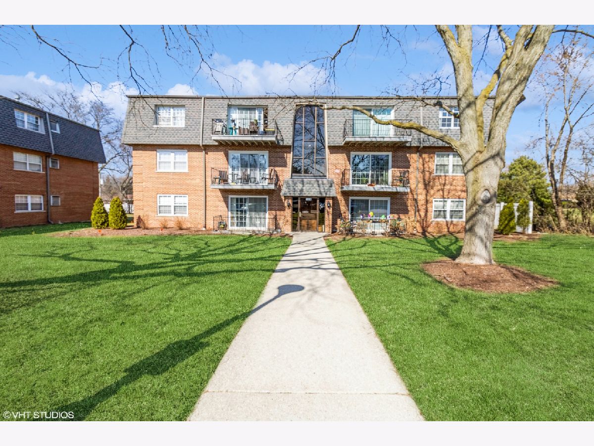 Condominiums Sold Oakwood Glen La Grange Highlands Illinois, 1110 64th