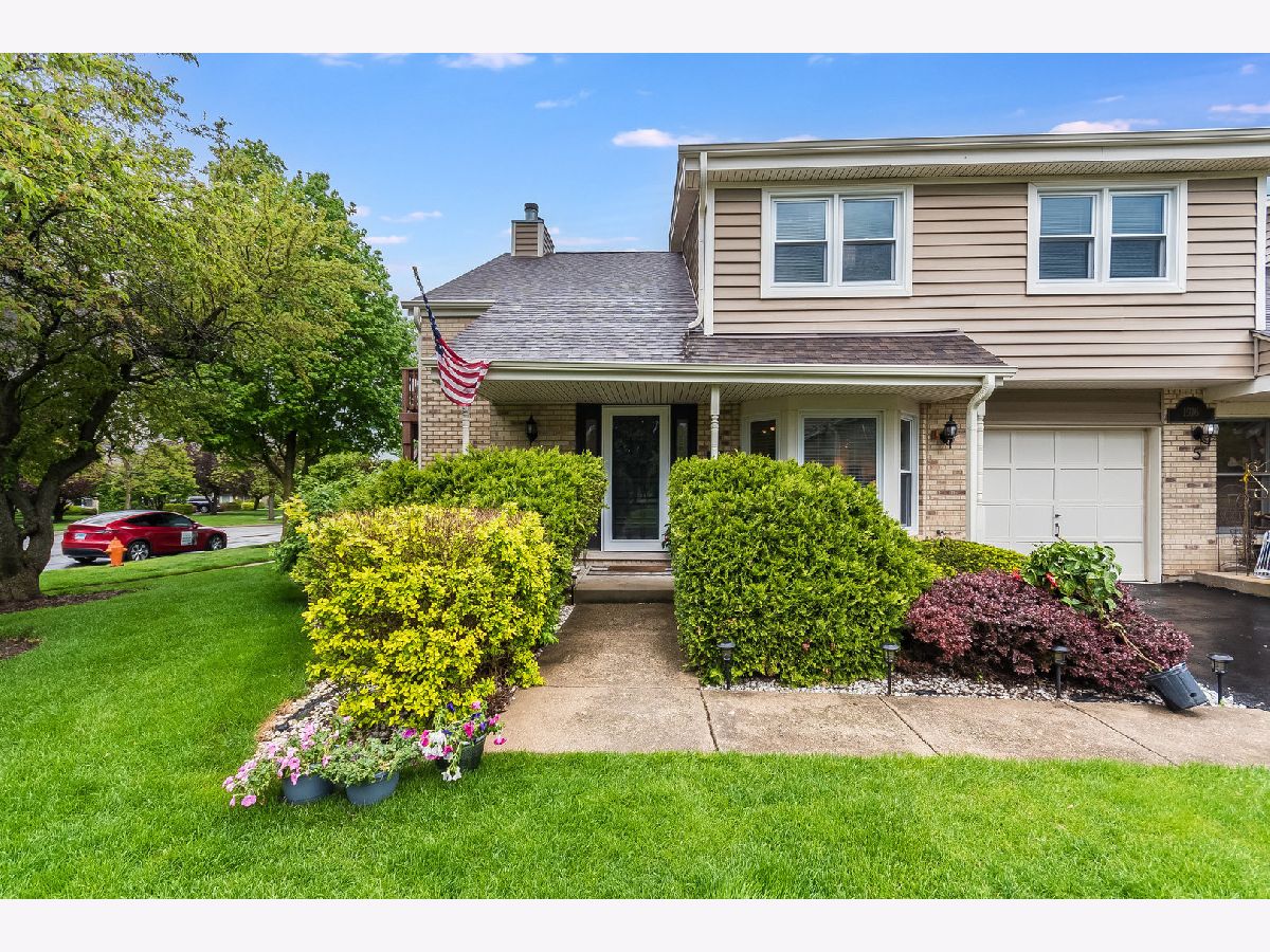 Townhomes Sold Lancaster Coach Naperville Illinois, 1916 Wisteria