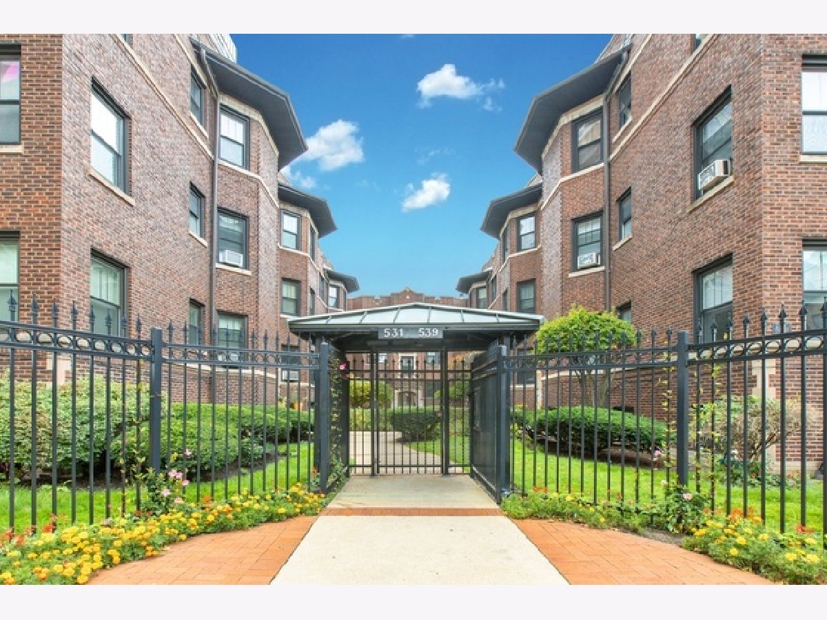 Condominiums & Homes Rented Lakeview Commons Chicago Illinois, 533 Addison