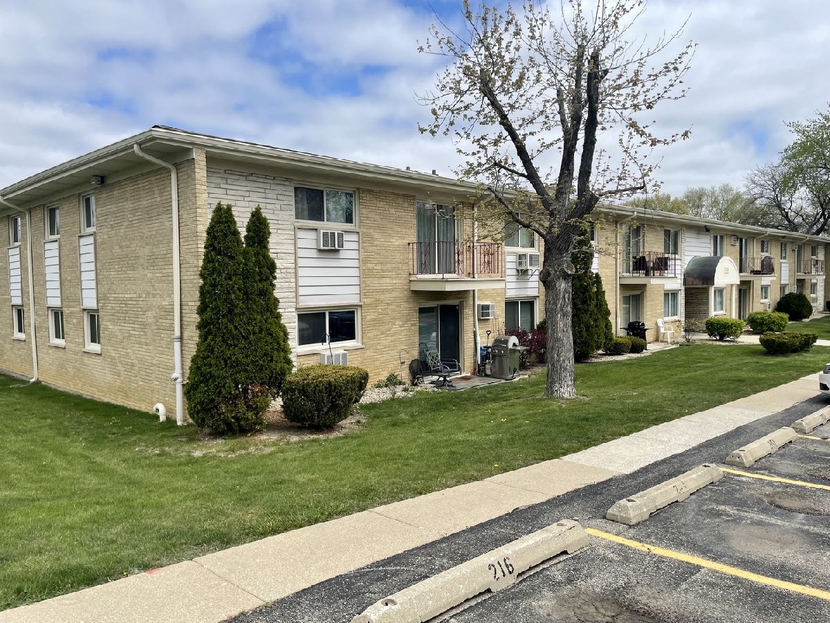 Condominiums Sold Park Willow Clarendon Hills Illinois, 550 Chase