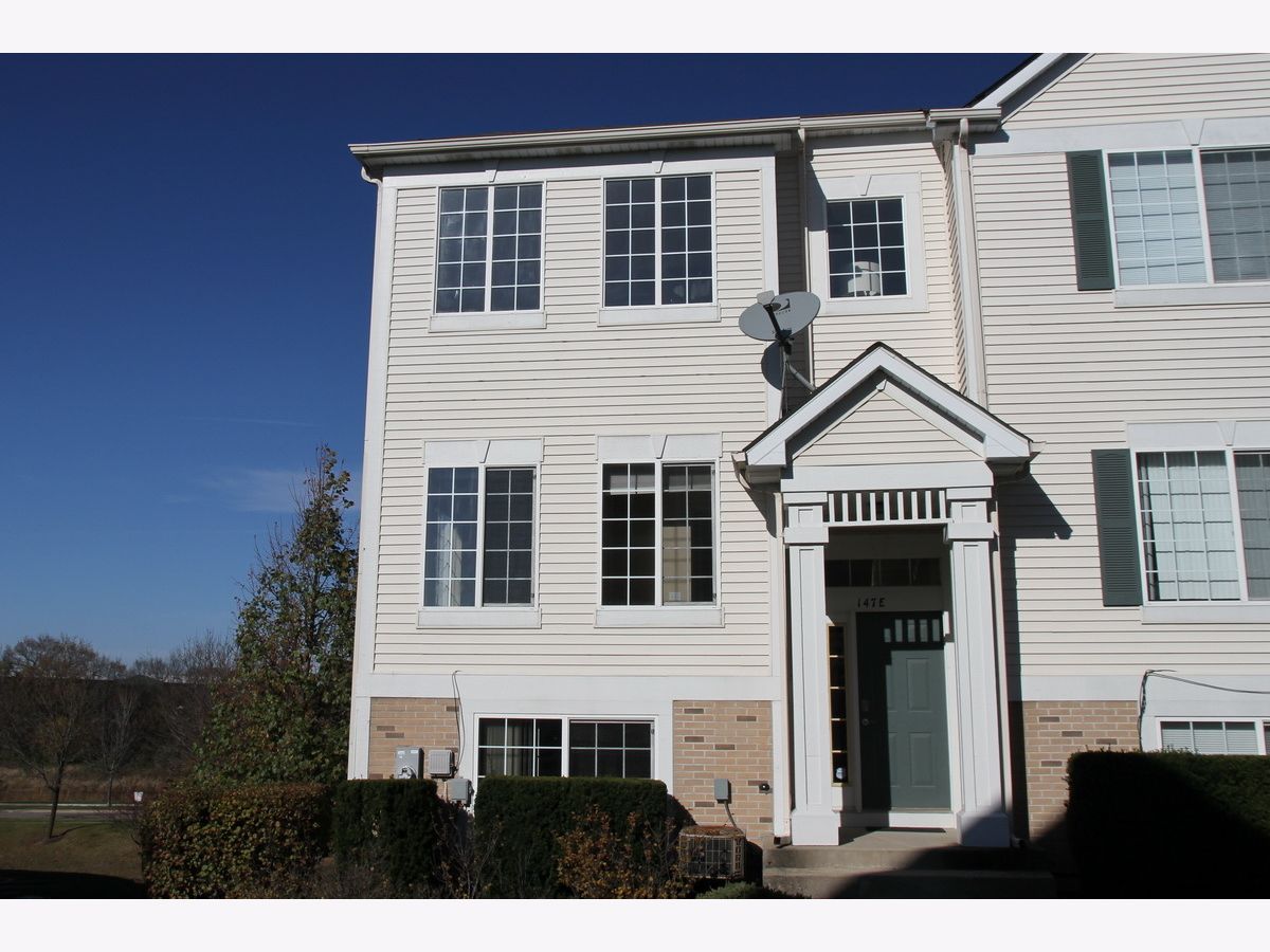 Townhomes Rented The Enclave Bolingbrook Illinois, 147 Enclave