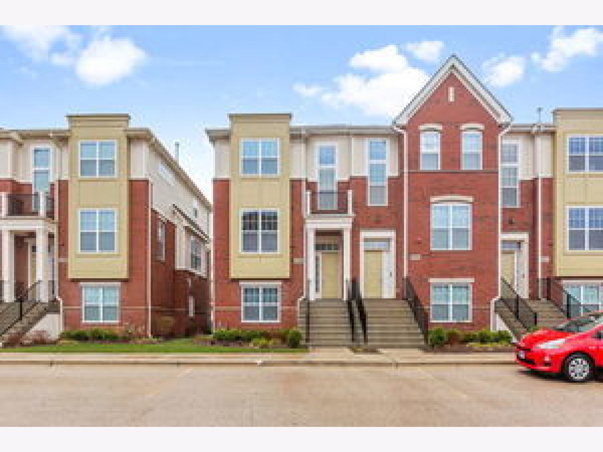 Townhomes Rented Lexington Row At Port Clinton Place Vernon Hills Illinois, 1136 Windward