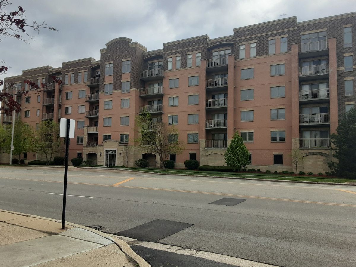 Condominiums & Homes Sold Wolf Ridge Northlake Illinois, 77 Wolf