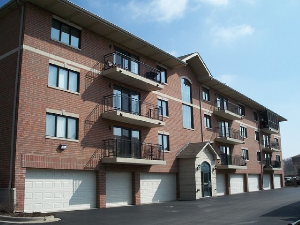 Condominiums & Homes Sold Forest Trails Oak Forest Illinois, 6850 Winding
