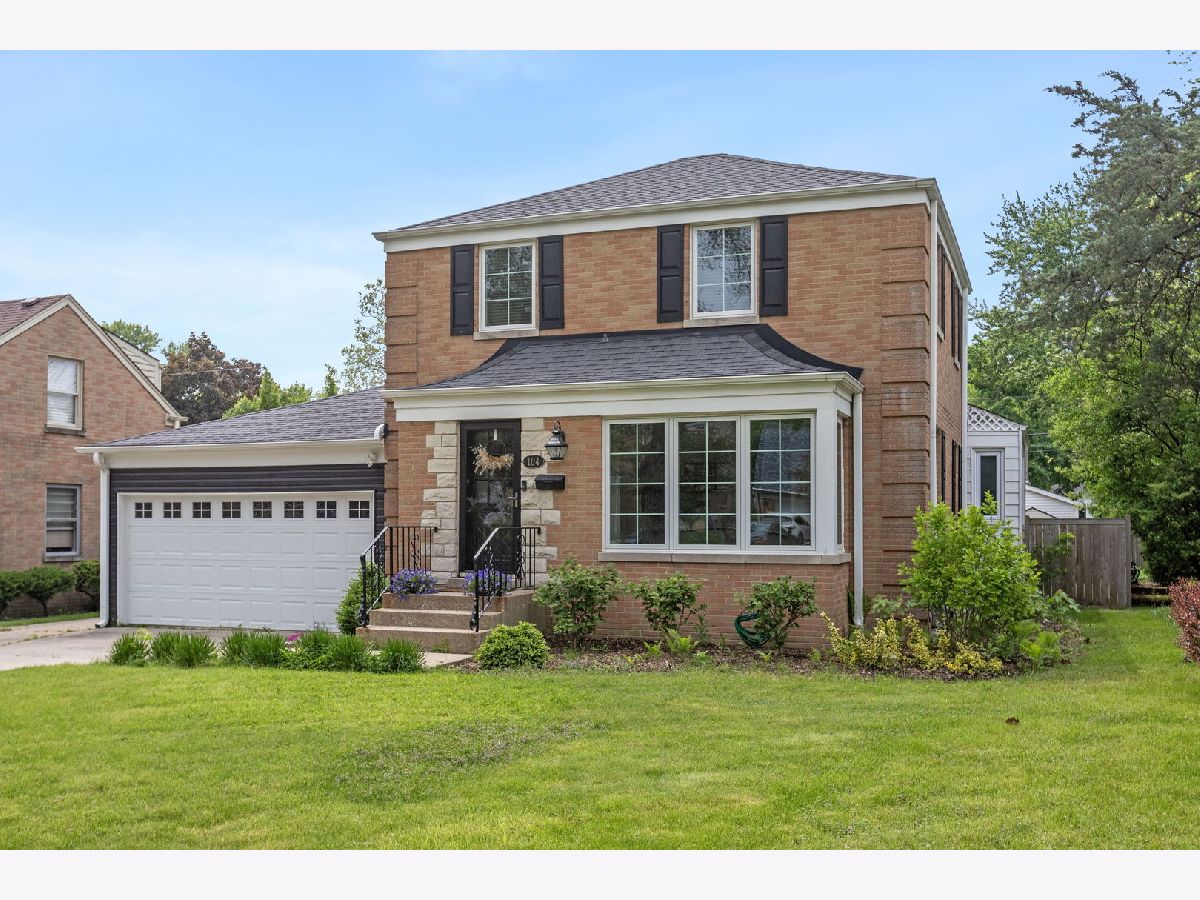 Homes & Condos & Townhomes Sold Blackhawk Heights Clarendon Hills Illinois, 104 Iroquois