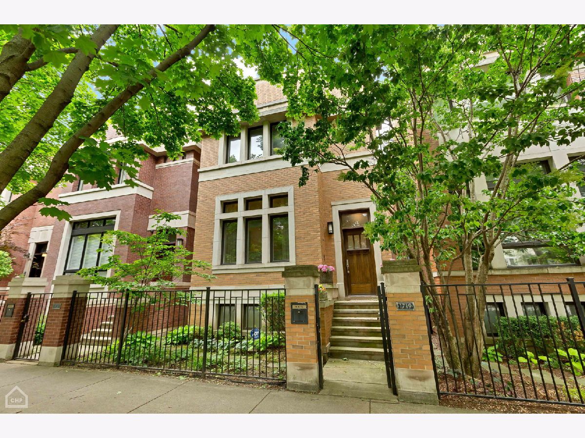 Townhomes & Homes Sold Wellington Park Chicago Illinois, 1719 Wellington