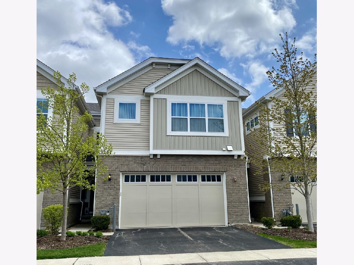 Condos & Townhomes Rented Lexington Heritage Arlington Heights Illinois, 3247 Heritage