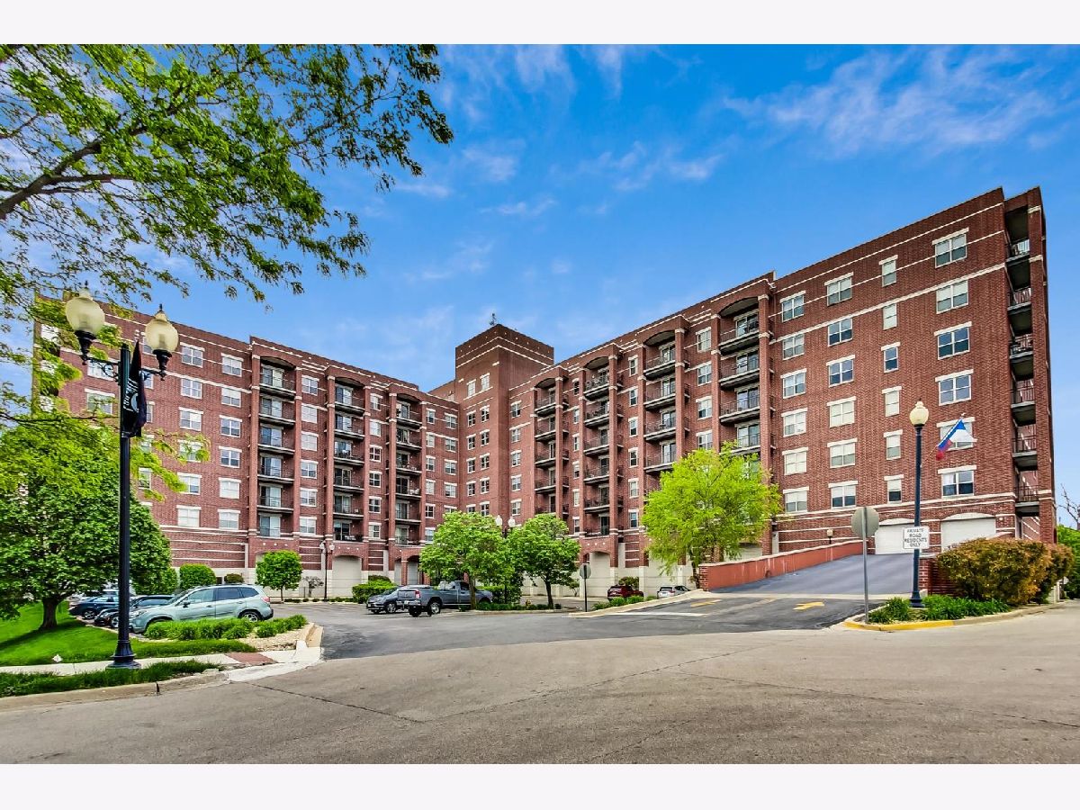 Condominiums Sold Riverwoods Melrose Park Illinois, 1700 Riverwoods